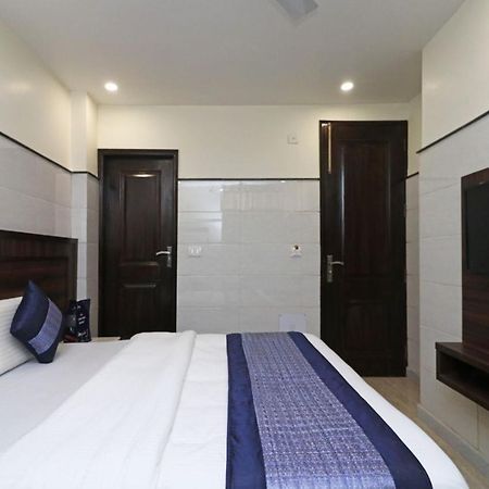 Hotel Usa New Delhi Extérieur photo