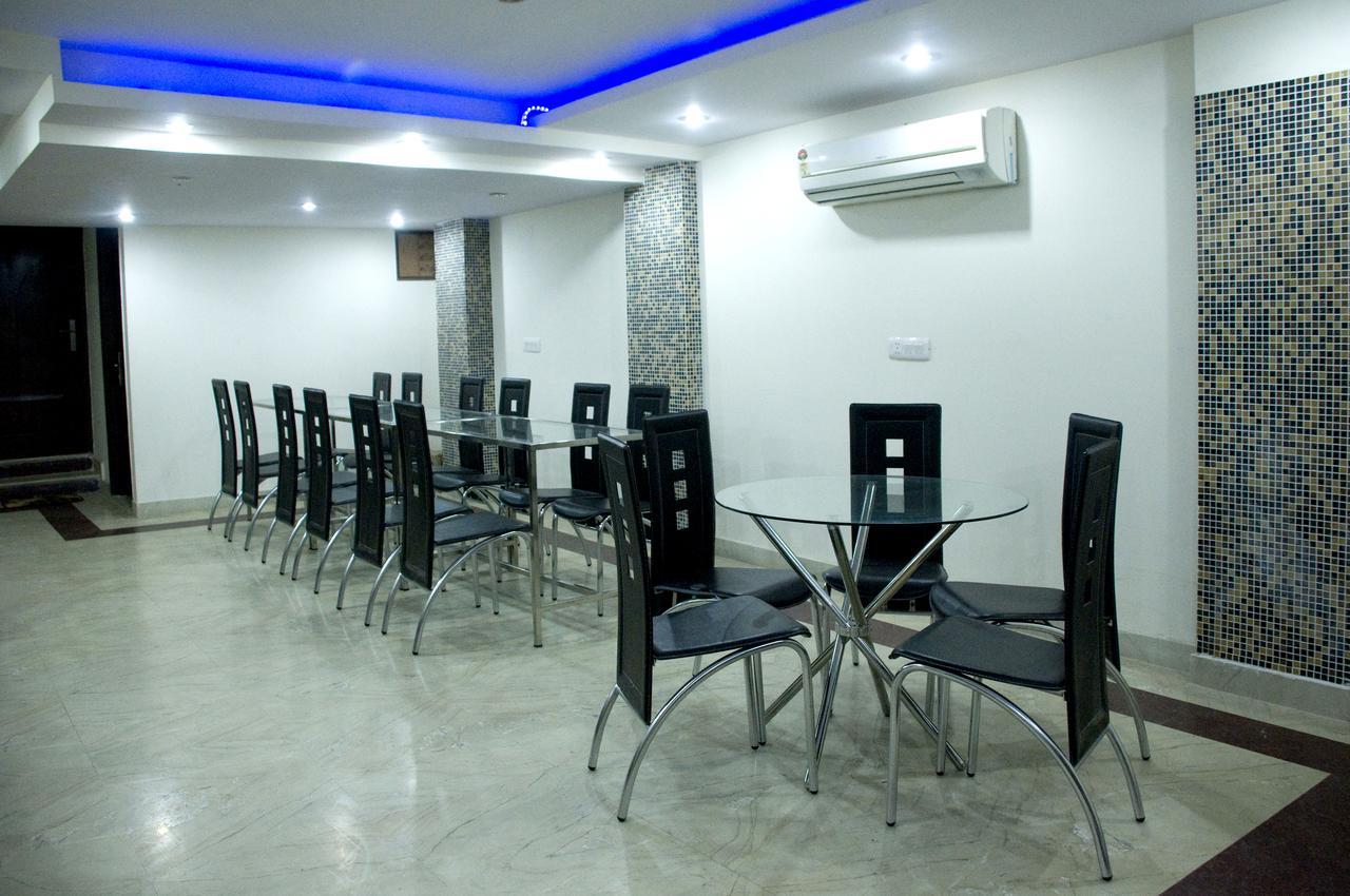 Hotel Usa New Delhi Extérieur photo