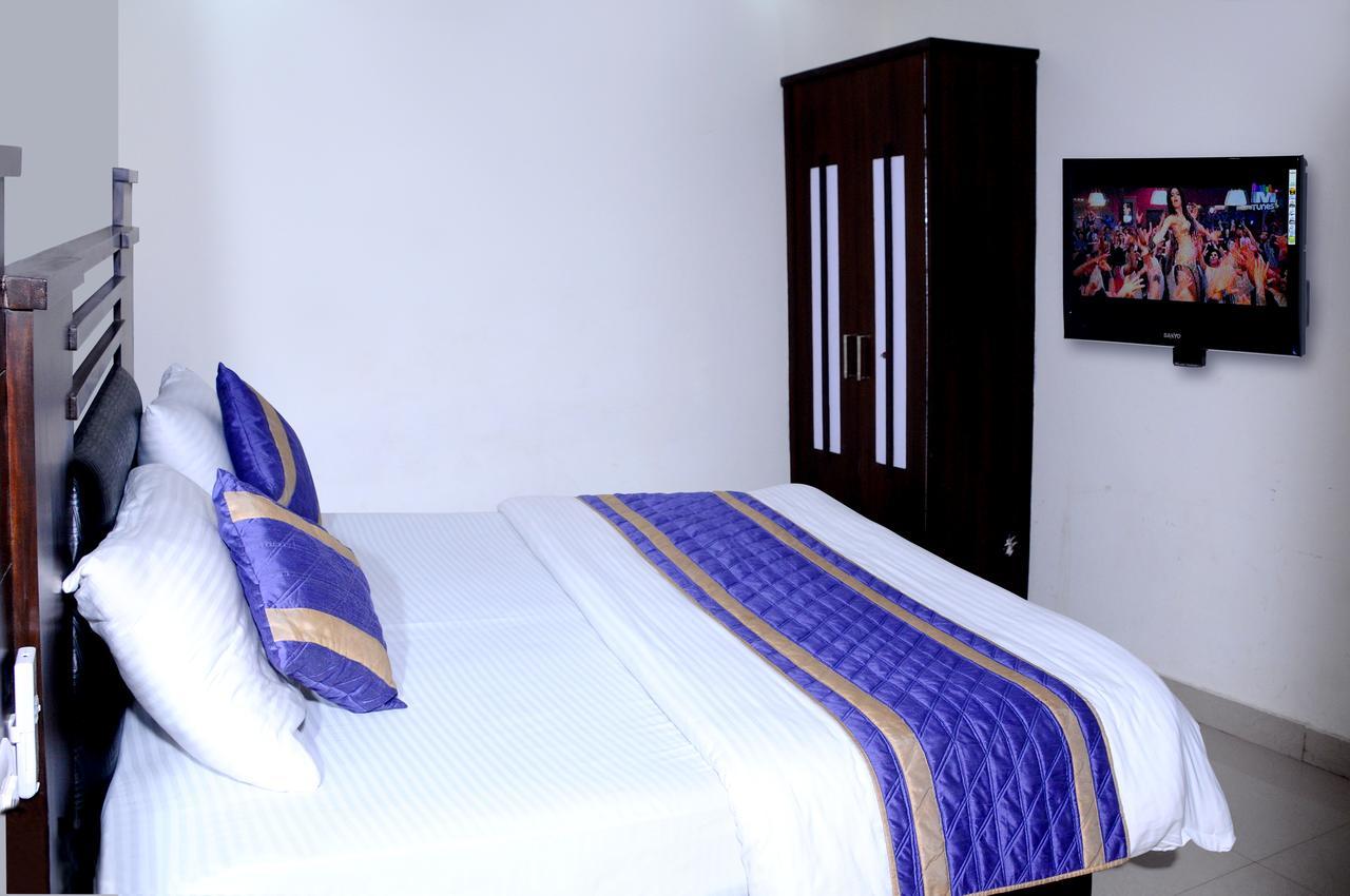 Hotel Usa New Delhi Extérieur photo